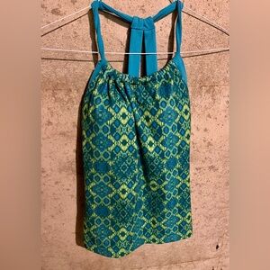 GEOMETRIC PATTERNED RACERBACK TANK TOP
